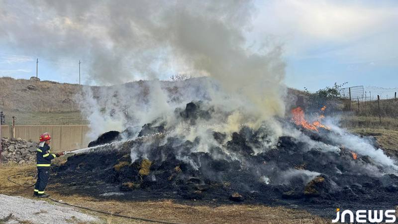 В Хоспио сгорело 450 тюков сена
