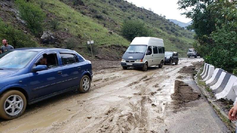 На дороге Ахалкалаки-Аспиндза обрушилась скала