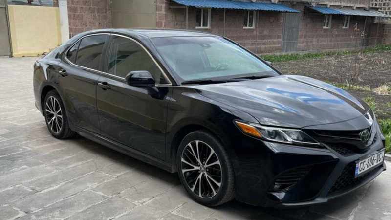 Продается машина Toyota Camry,597 66 66 50