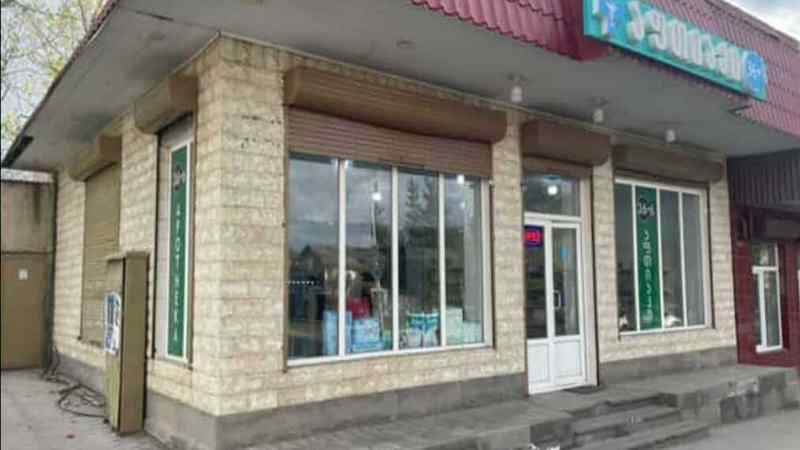 В городе Ниноцминда на центральной улице Тависуплеба 25А продается магазин,+7 916 620 00 99Whatsapp,568 891 983
