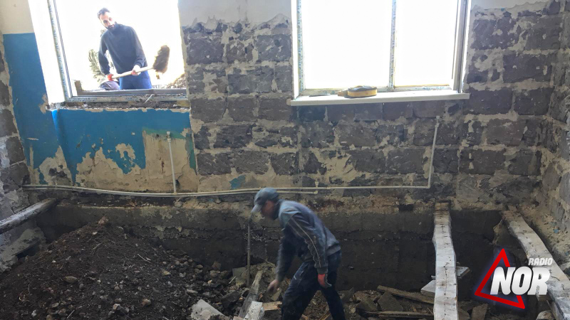 В школах села Эштия начато строительство санузлов