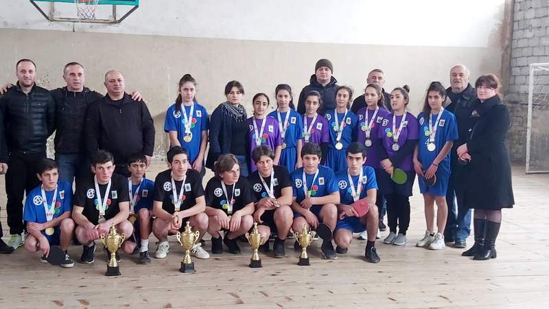 Команда села Ороджалар выиграла школьную олимпиаду/настольный теннис