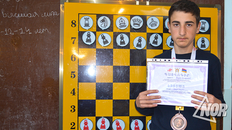 Очередной успех Давида Саакяна в турнире по шахматам