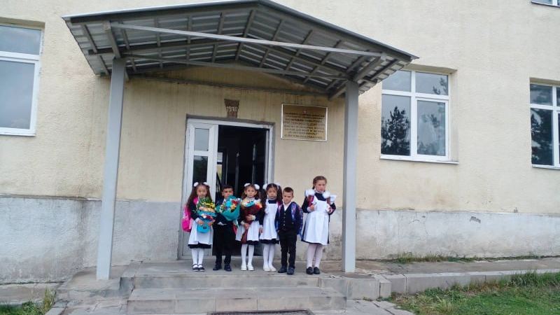 Ученики первого класса села М.Арагял получили подарки