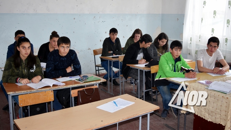Какие педагоги негрузиноязычных школ получат статус старшего учителя
