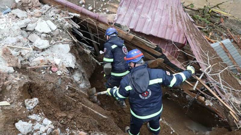 В селе Нергеети Багдатского района спасатели обнаружили четвертое тело в зоне бедствия