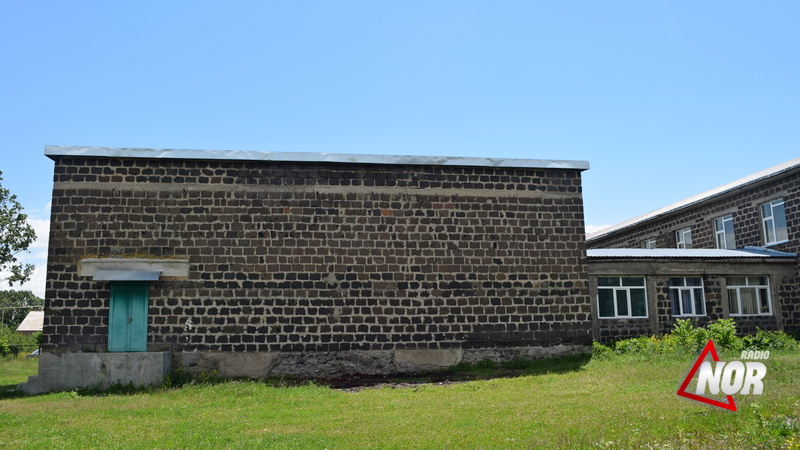 Крыша спортивного зала села Ороджалар отремонтирована