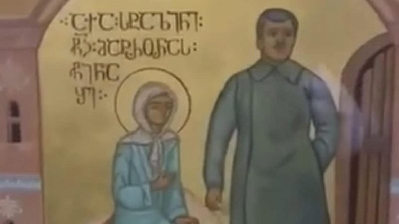 Скандал в Грузии на Рождество: изображение Сталина обнаружили в соборе Самеба