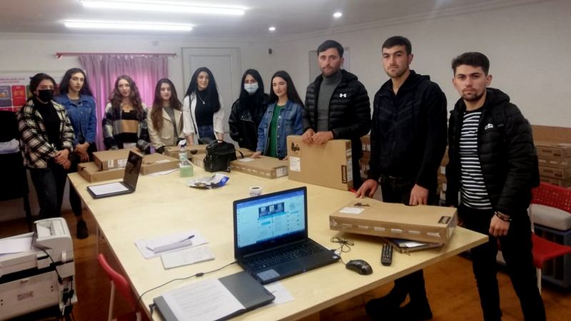 Студенты из Джавахетии получили ноутбуки от Армянского образовательного фонда