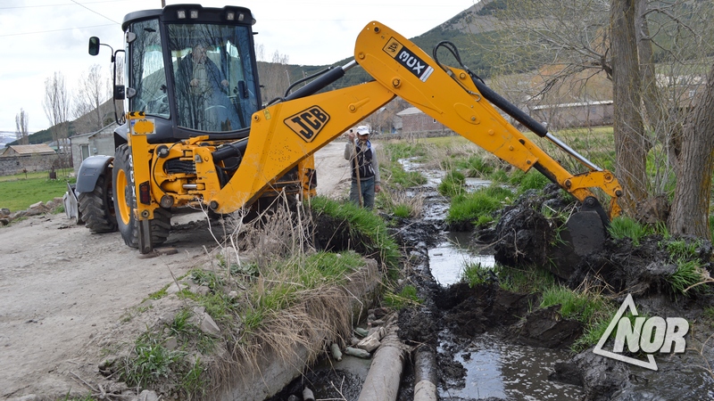 Замусоренный ручей села Эштии очищен