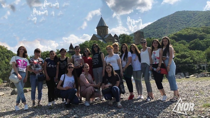 Победители эссе на тему развитие туризма в Грузии посетили крепость Ананури