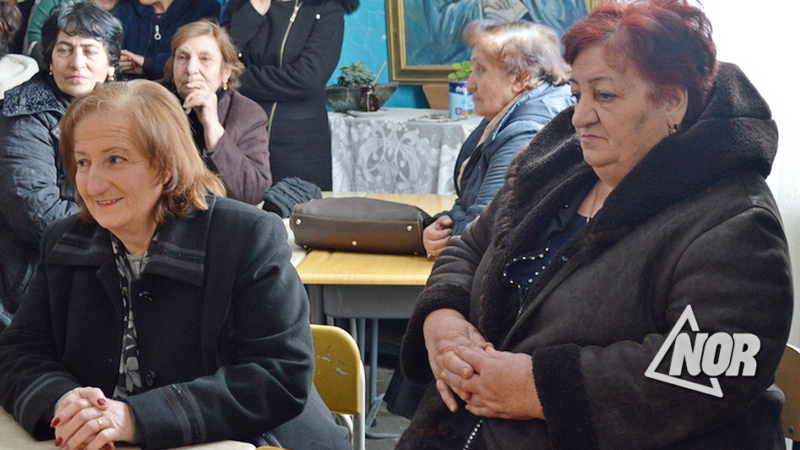 Три учителя попрощались со средней школой №2 села Эштия