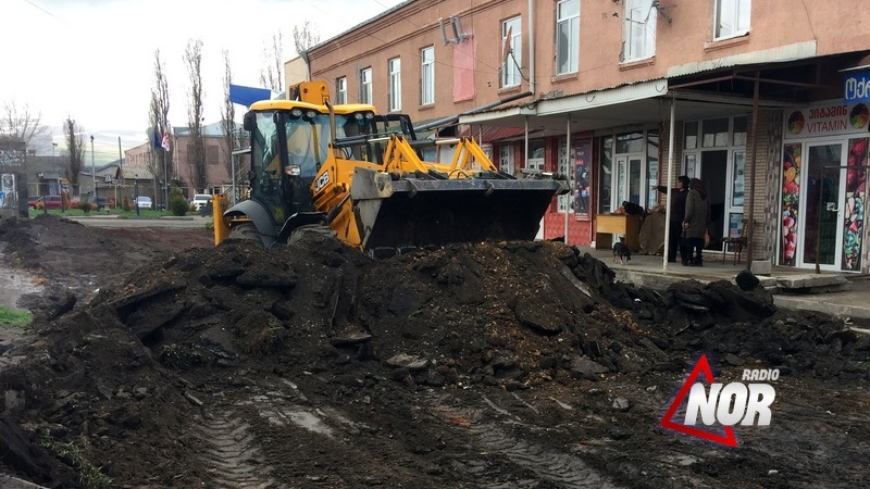 Начаты работы по благоустройству города на ул. Пушкина