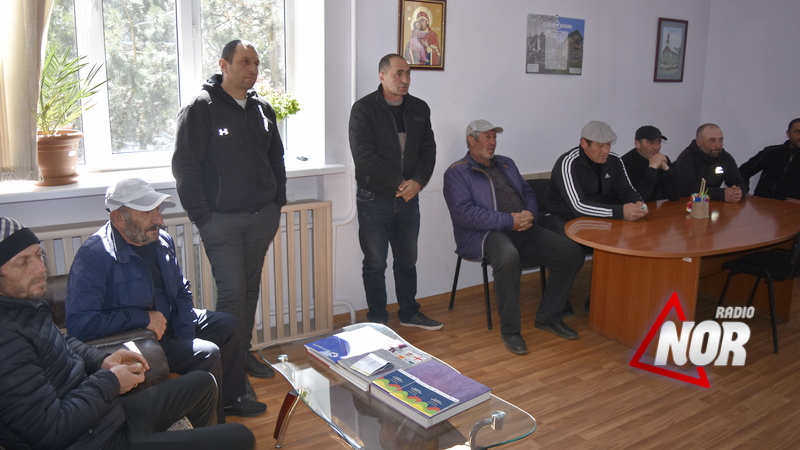 Дайте возможность заниматься животноводством, – жители села Пока