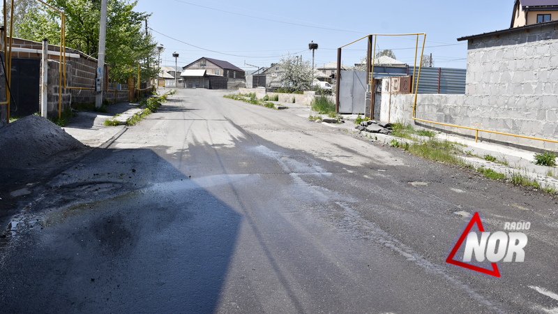 Прорыв водопроводной линии на улице Грузинская