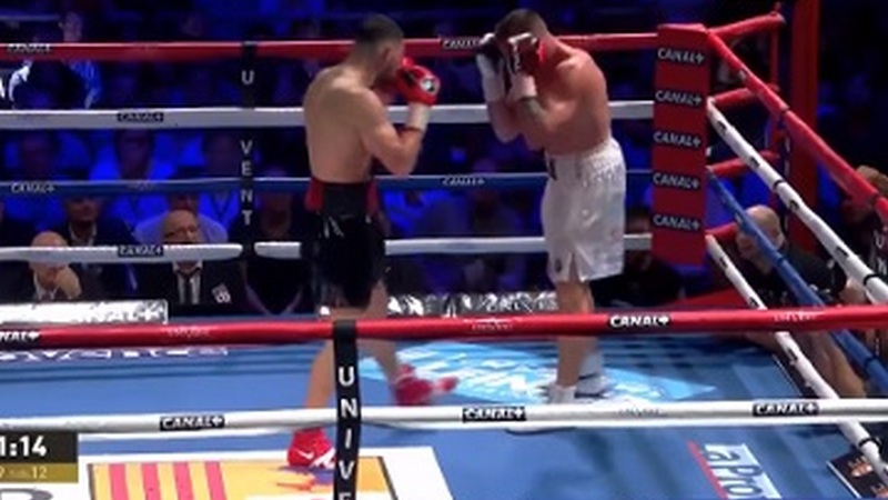 Армянский боксер защитил титул чемпиона мира/видео