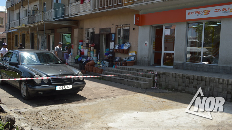 «Отремонтировали» тротуар