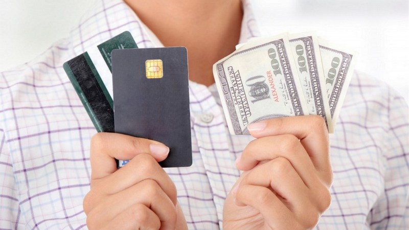 Как оплачивают в Ниноцминда? — Выбор между банковской картой и наличными деньгами