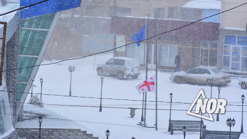 По распоряжению правительства, 10 апреля объявлен  днем траура