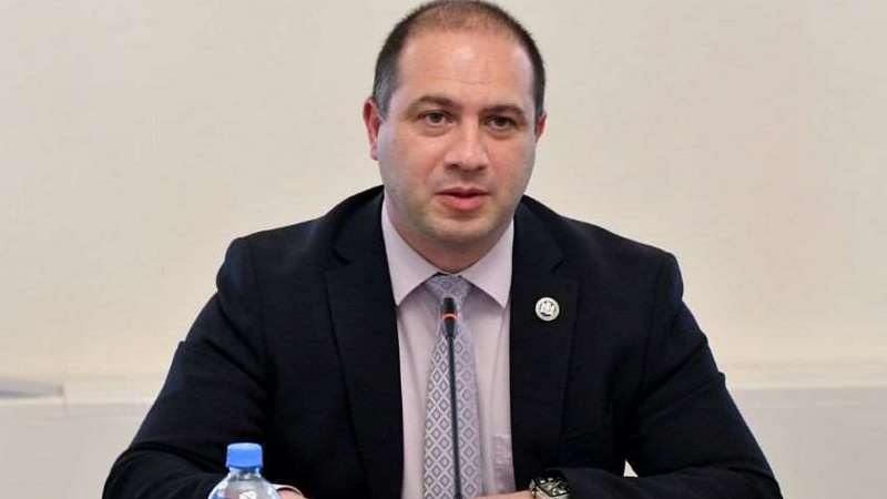 Желающие учиться в 12-м классе публичных школ будут иметь возможность пройти соответствующую регистрацию в марте каждого года