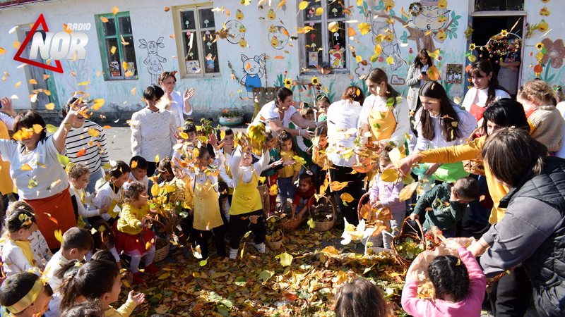 Утренник «Золотая Осень» в детском саду города Ниноцминда: весело и вкусно!фото