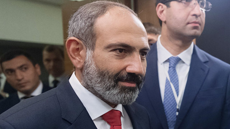В Армении секретно удвоили зарплаты министрам. Премьер объяснил это инерцией