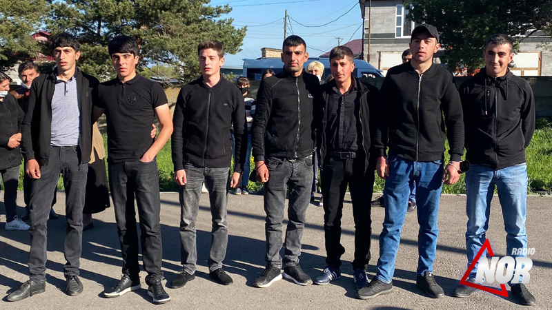 9 призывников отправились на медкомиссию