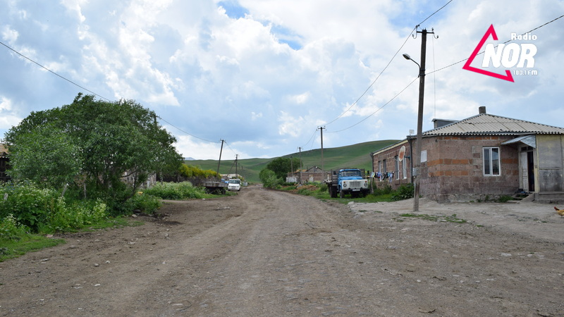 Жители села Владимировка жалуются на отсутствие мини-стадиона